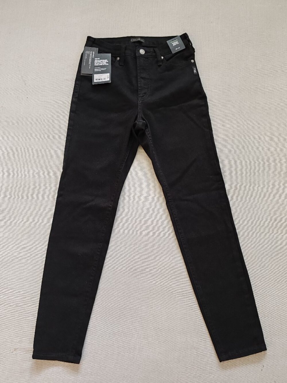 NWT Silver JeansCo Infinite Fit HighRise Skinny Black Eco Friendly Jeans S/P L27